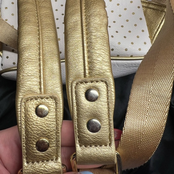 It’s a small world Disney lounge fly - Picture 6 of 8